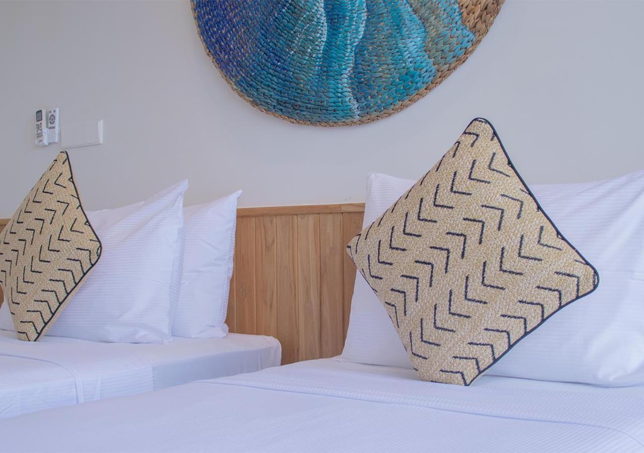 Stone Beach Club Dhiffushi Esterno foto
